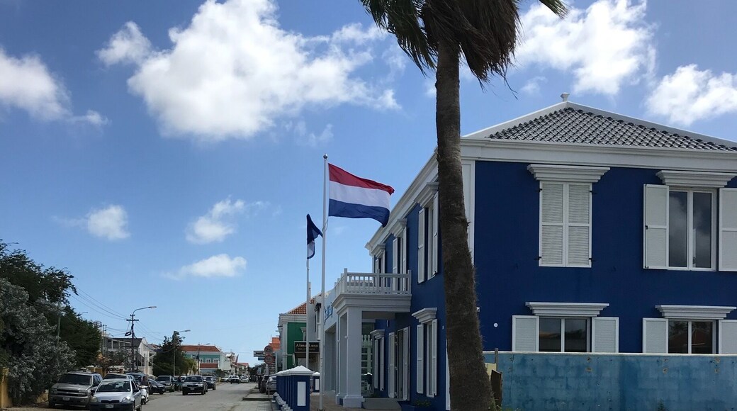 Even if you donât want to buy or rent a house their office is in a historic building