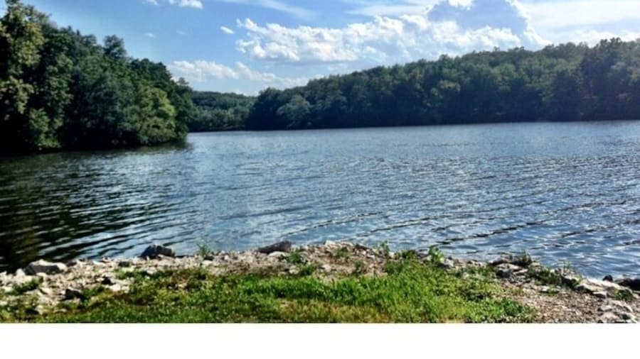 Offers a great spot for canoeing and swimming.