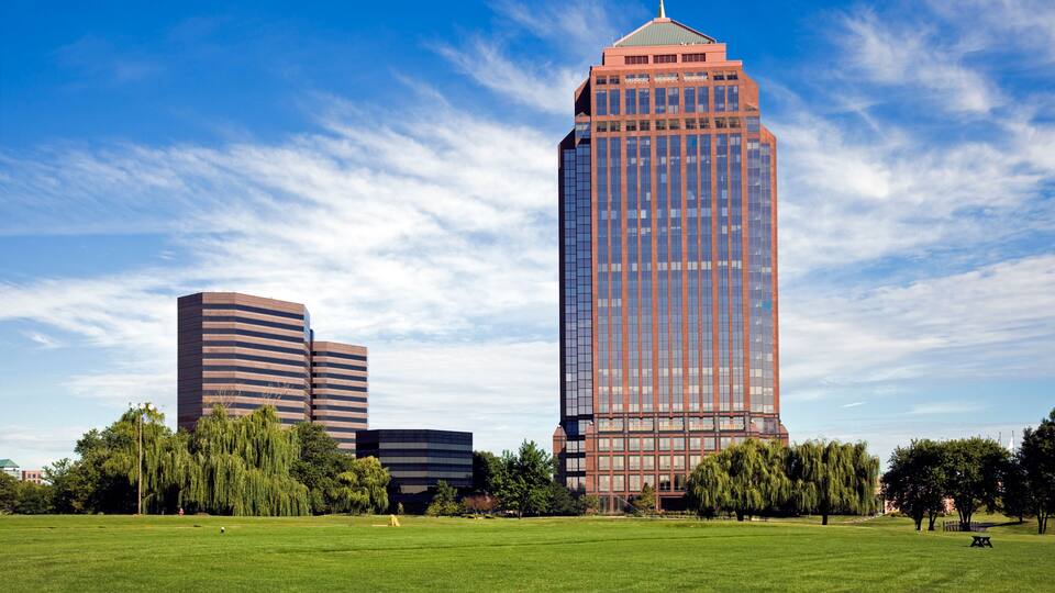 Golf Course in front of skyscrapers