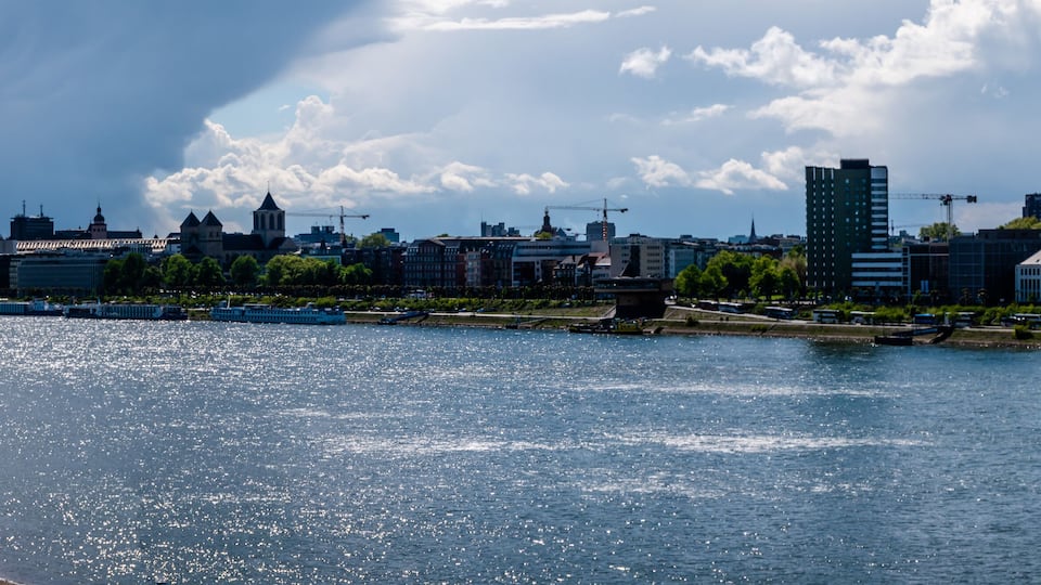 Panoramic of Cologne from the zoobridge.