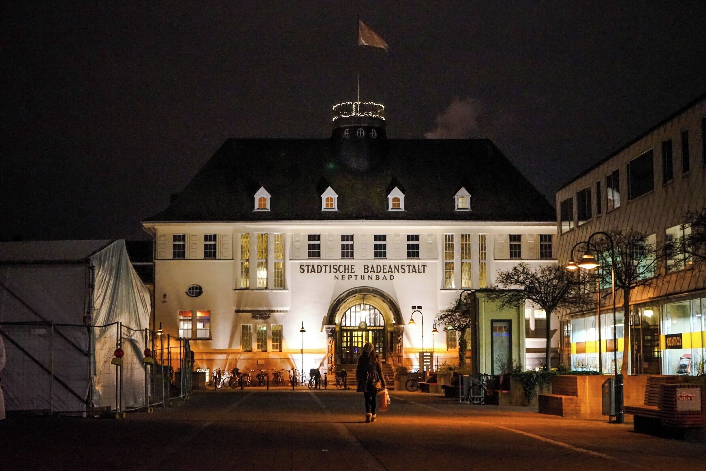 One stop that cannot be missed while visiting Cologne, Germany this winter is Neptunbad Premium Sports & Spa. This peaceful getaway contains 6 saunas, hot pools with meditative underwater music, hammam area and exclusive massage room. If you're looking for an even more unique experience, try the Hot Chocolate Massage. It's not as tasty as it sounds, but is guaranteed to leave your skin feeling rejuvenated and smooth as silk.

http://www.neptunbad.de/