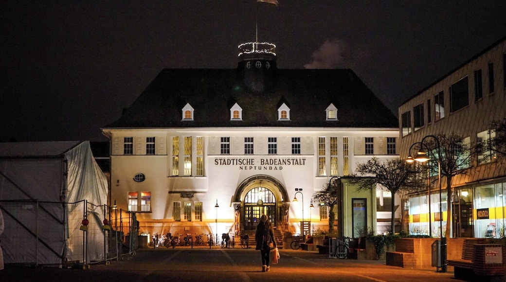 One stop that cannot be missed while visiting Cologne, Germany this winter is Neptunbad Premium Sports & Spa. This peaceful getaway contains 6 saunas, hot pools with meditative underwater music, hammam area and exclusive massage room. If you're looking for an even more unique experience, try the Hot Chocolate Massage. It's not as tasty as it sounds, but is guaranteed to leave your skin feeling rejuvenated and smooth as silk.
http://www.neptunbad.de/