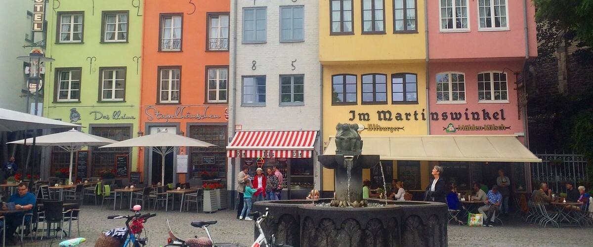 The generic Köln picture of the gorgeous houses