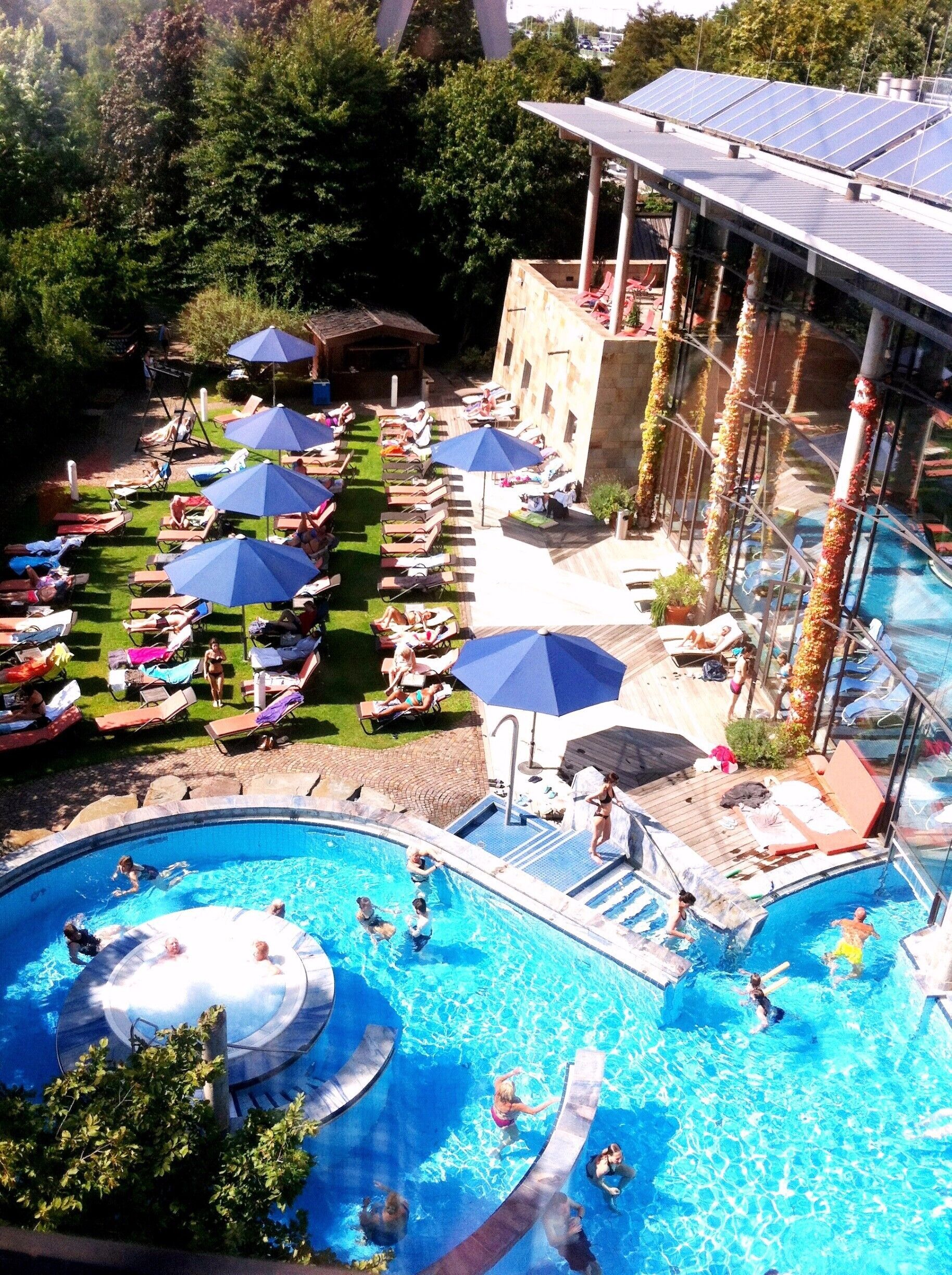 Eau de cologne <3 Saw this amazing summer paradise from the cable car. The thermal baths seem so posh; really wish I could've just stayed and bathed here for an entire day! #weekendgetaway #waterlust