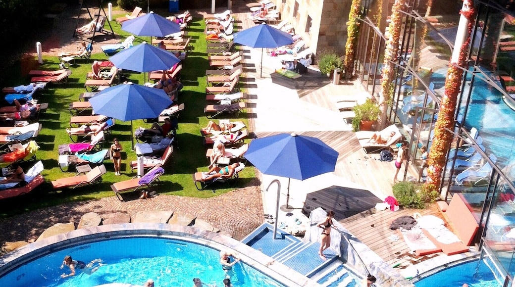 Eau de cologne <3 Saw this amazing summer paradise from the cable car. The thermal baths seem so posh; really wish I could've just stayed and bathed here for an entire day! #weekendgetaway #waterlust