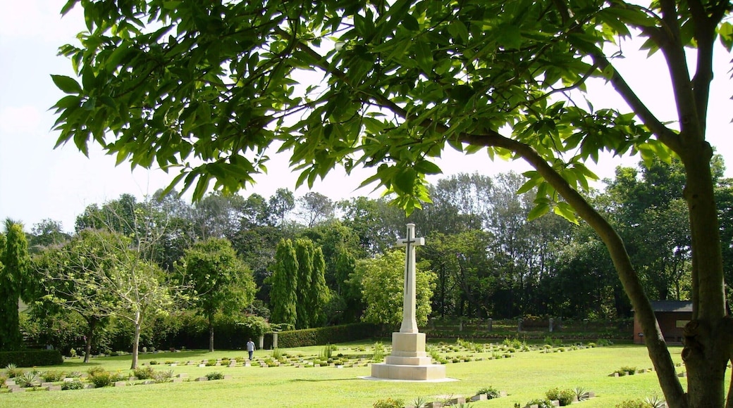 There are 731 Commonwealth burials of the 1939-45 war here. 20 Foreign National burials, including Dutch Navy,Japanese soldiers & U.K. military burials.
#JitTravelDiaries #Bangladesh