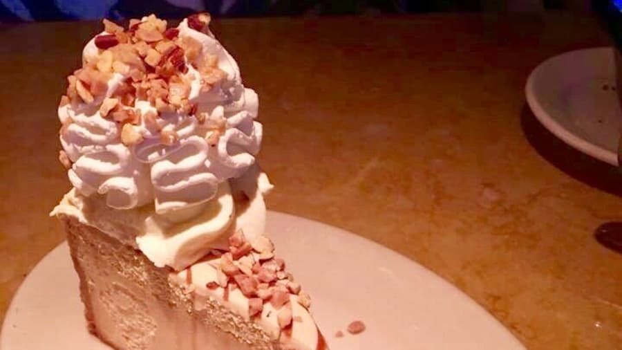 Cheesecake lover... i forgot the name, it was suggested by the person attending to us during my Birthday and it was so good!!! #GoodEats photo contest