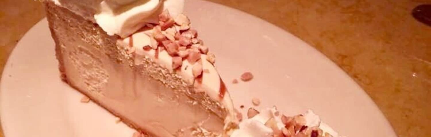 Cheesecake lover... i forgot the name, it was suggested by the person attending to us during my Birthday and it was so good!!! #GoodEats photo contest