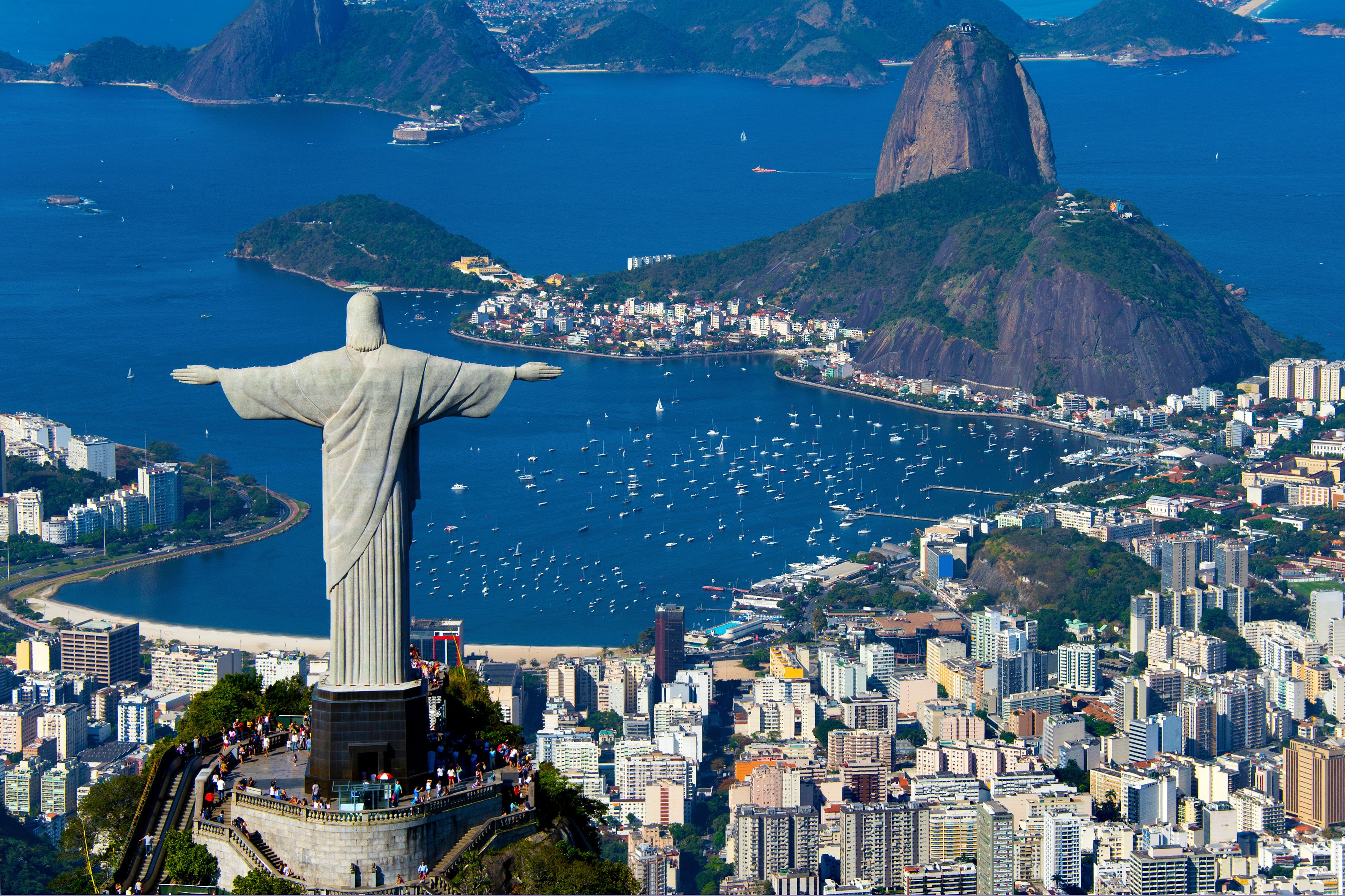 La statue du Christ Rédempteur, qui surplombe la côte de Rio de Janeiro.