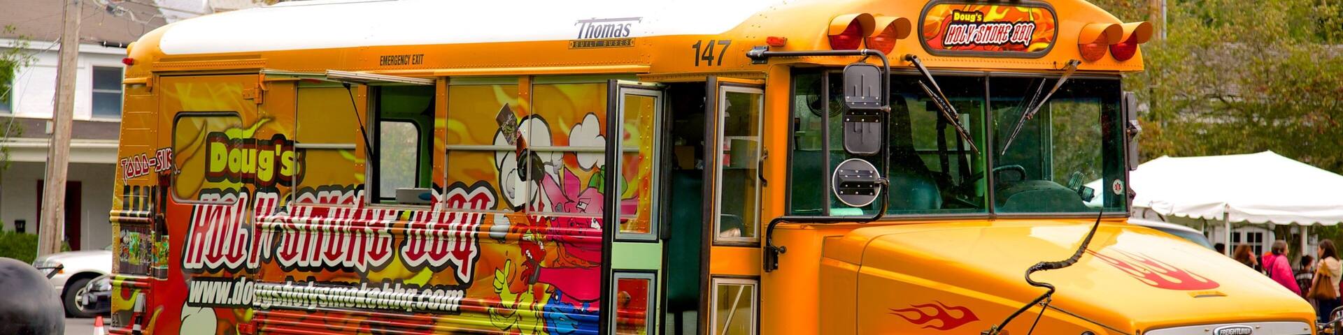 Hamilton which includes outdoor eating