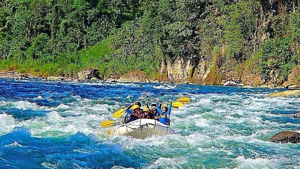 Since this is our first time in river rafting we choose the beginnerâs course (2-3hours actual river run, 12kms ride, 14 rapids)