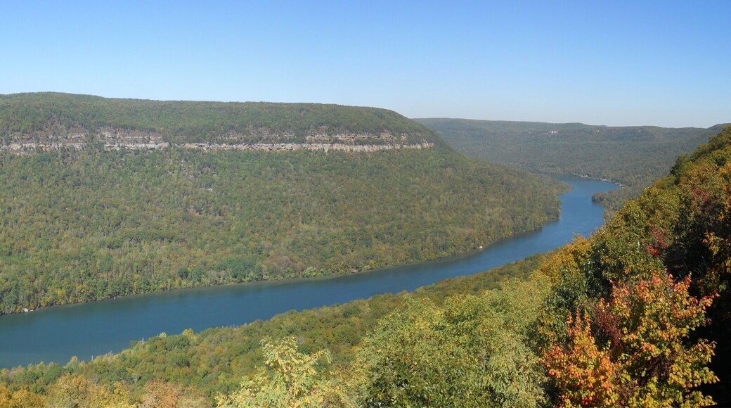 View of the Tennessee River through the gorge from Racoon Mountain.