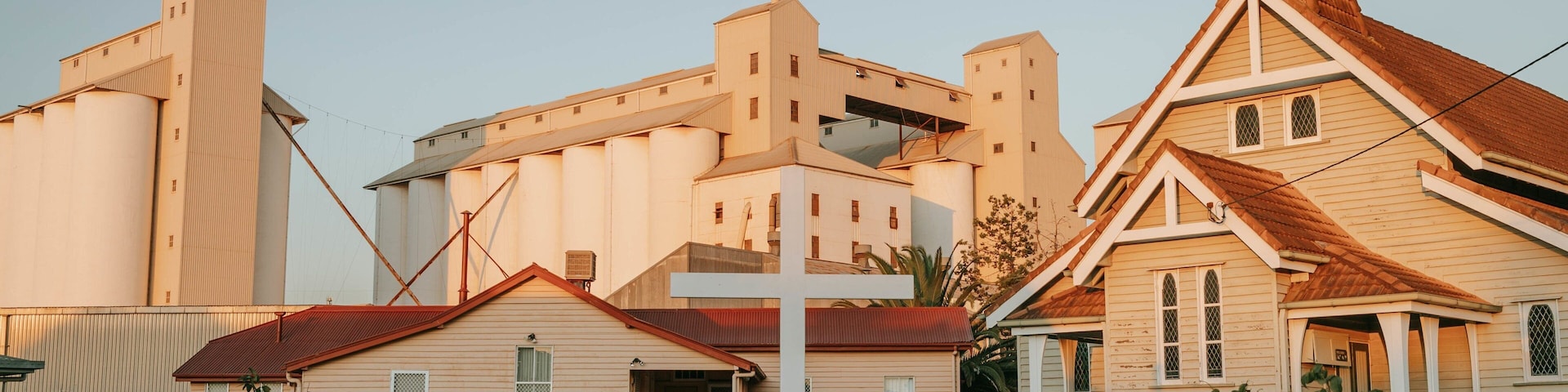 Kingaroy showing a church or cathedral