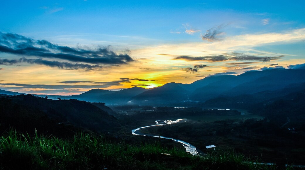 Sunrise Orosi, Cartago