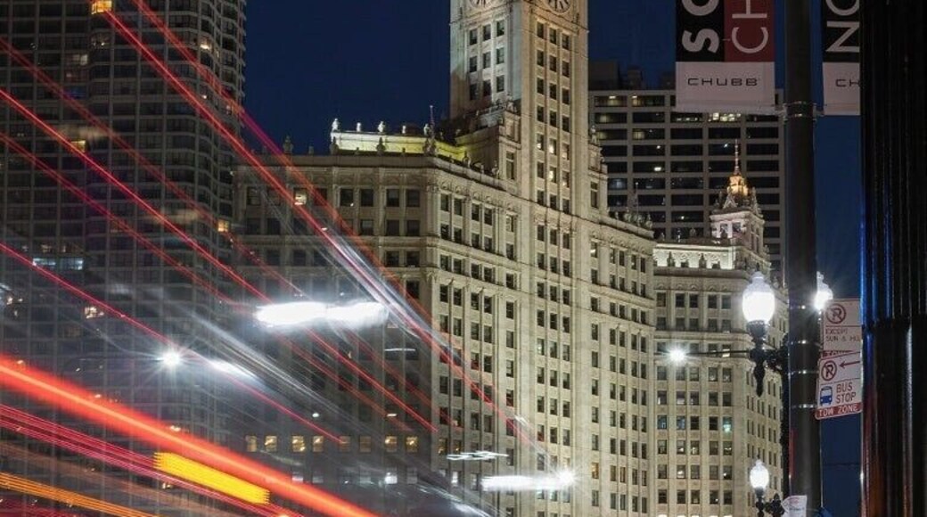 The center of Chicago, where Michigan Ave meets the Chicago River. Classic Chicago landmark