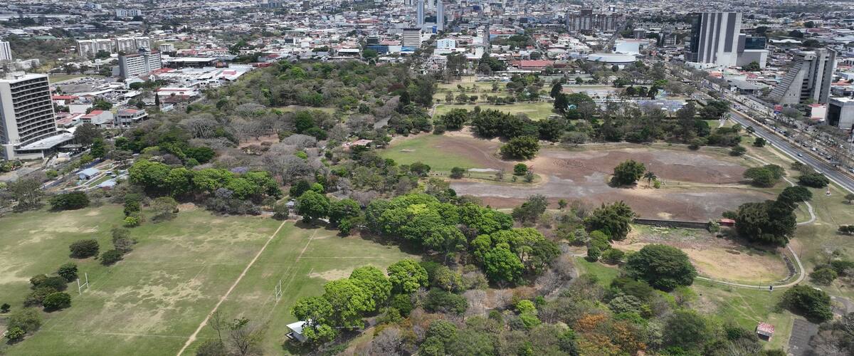 La Sabana Metropolitan Park: San José scenic view