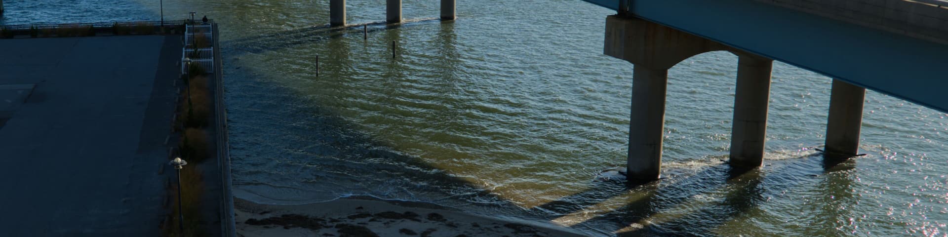 Brigantine boulevard bridge crossing thru the Atlantic ocean waters