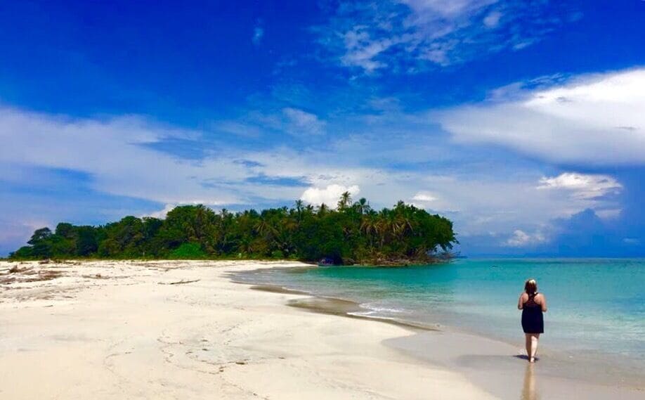 Beautiful island all to ourselves 😊 Panama has my heart!! 