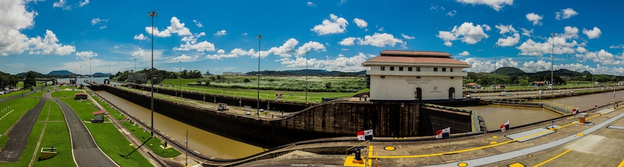 Miraflores locks at Panamakanal - panorama