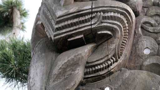 The Welcoming Spirit Of Sound Above Tane Hiira, The King Of The Cedar Forest - Carver: Tupari Tewhata (Maori), Kaikohe, New Zealand 1986. Cowichan Valley, Vancouver Island, British Columbia, Canada.