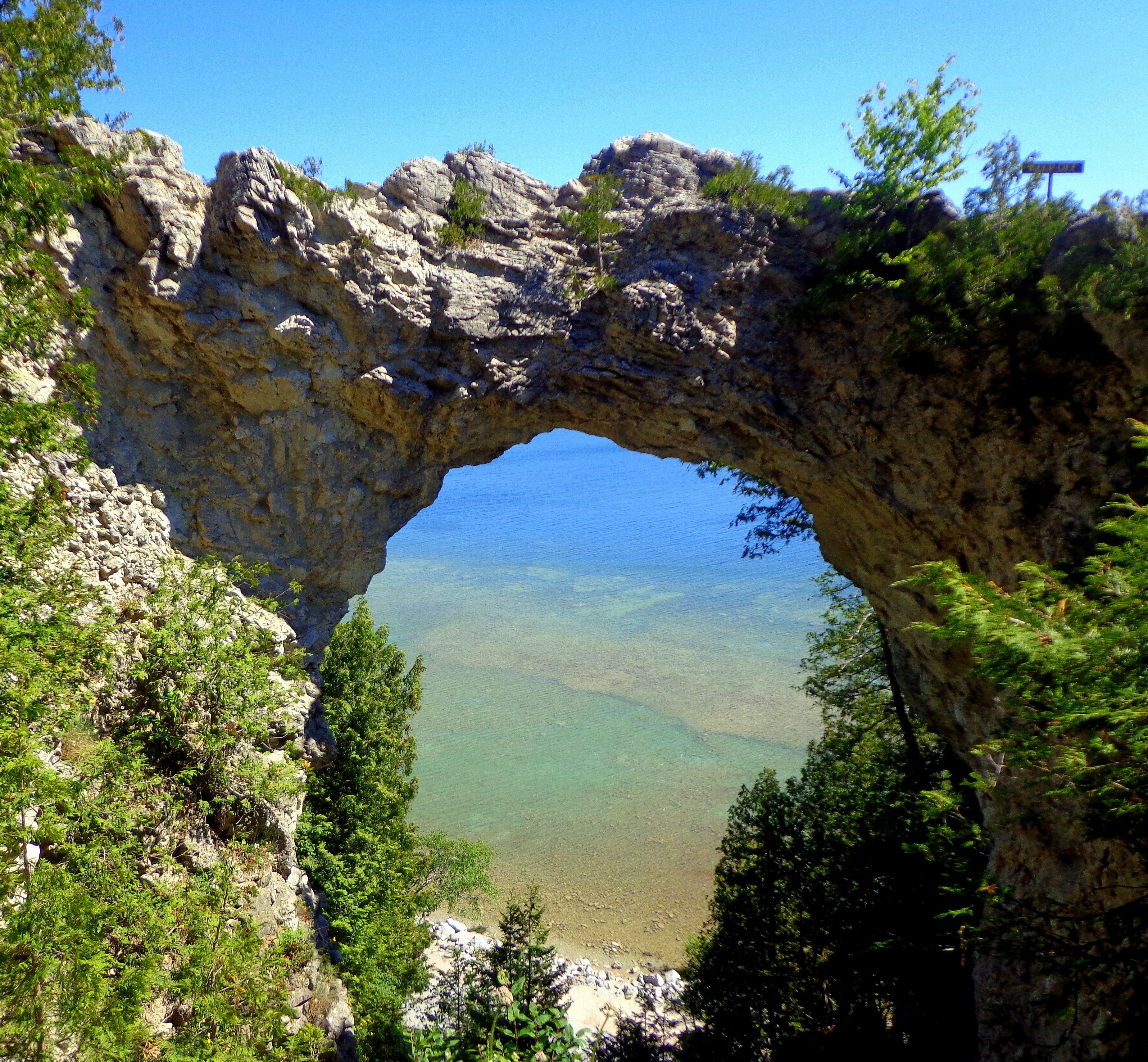 We spotted this arch while taking a carriage ride on the Island.  The only way to get to the Island is by ferry.  No cars are allowed on the island.