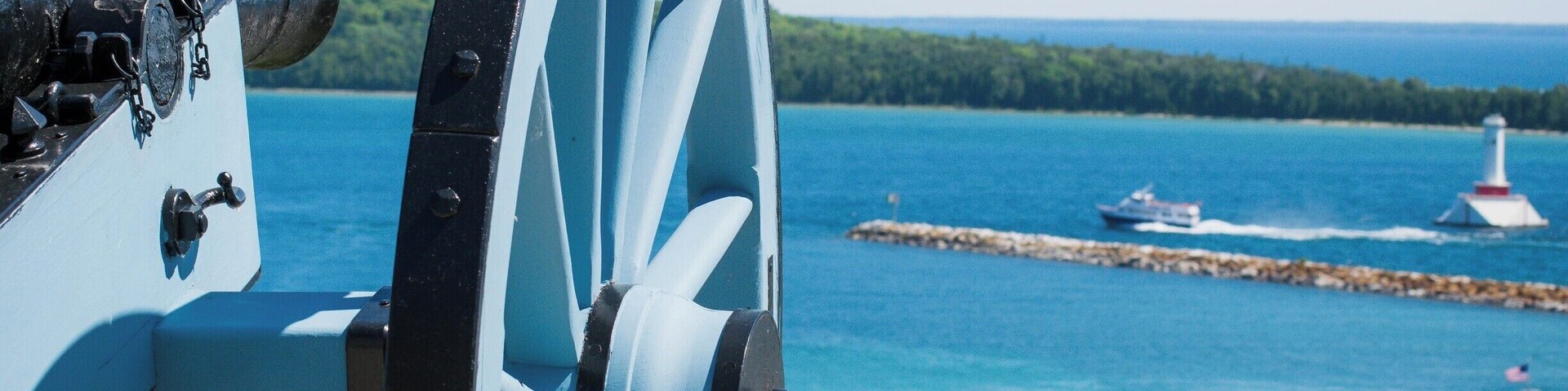 The view from atop Fort Mackinac. The cannons get fired every day at set times. The fort also features other revolutionary war reenactments and musket firings.
#MackinacIsland
#Greatlakes
#Cannon
#Fort