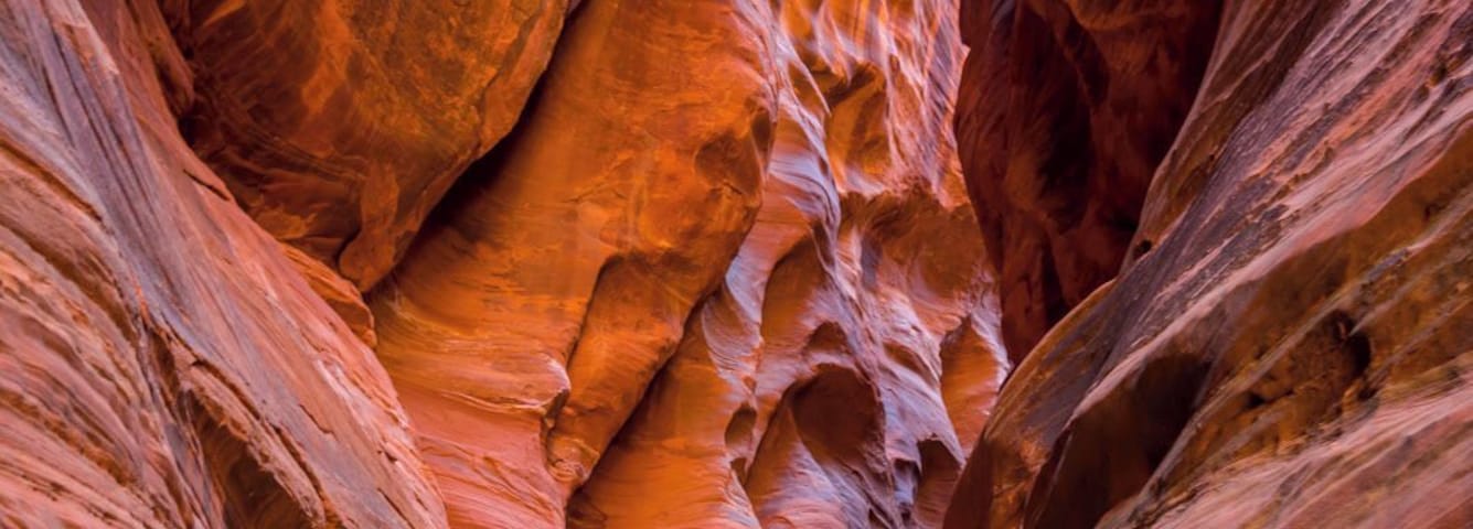 Another image pointing out the dimensions of this magical slot canyon hike. #TakeAHike #InStone