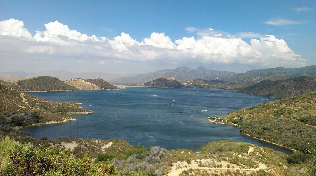 Nice lake for boating and fishing, picnicking.