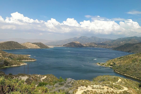 Nice lake for boating and fishing, picnicking.