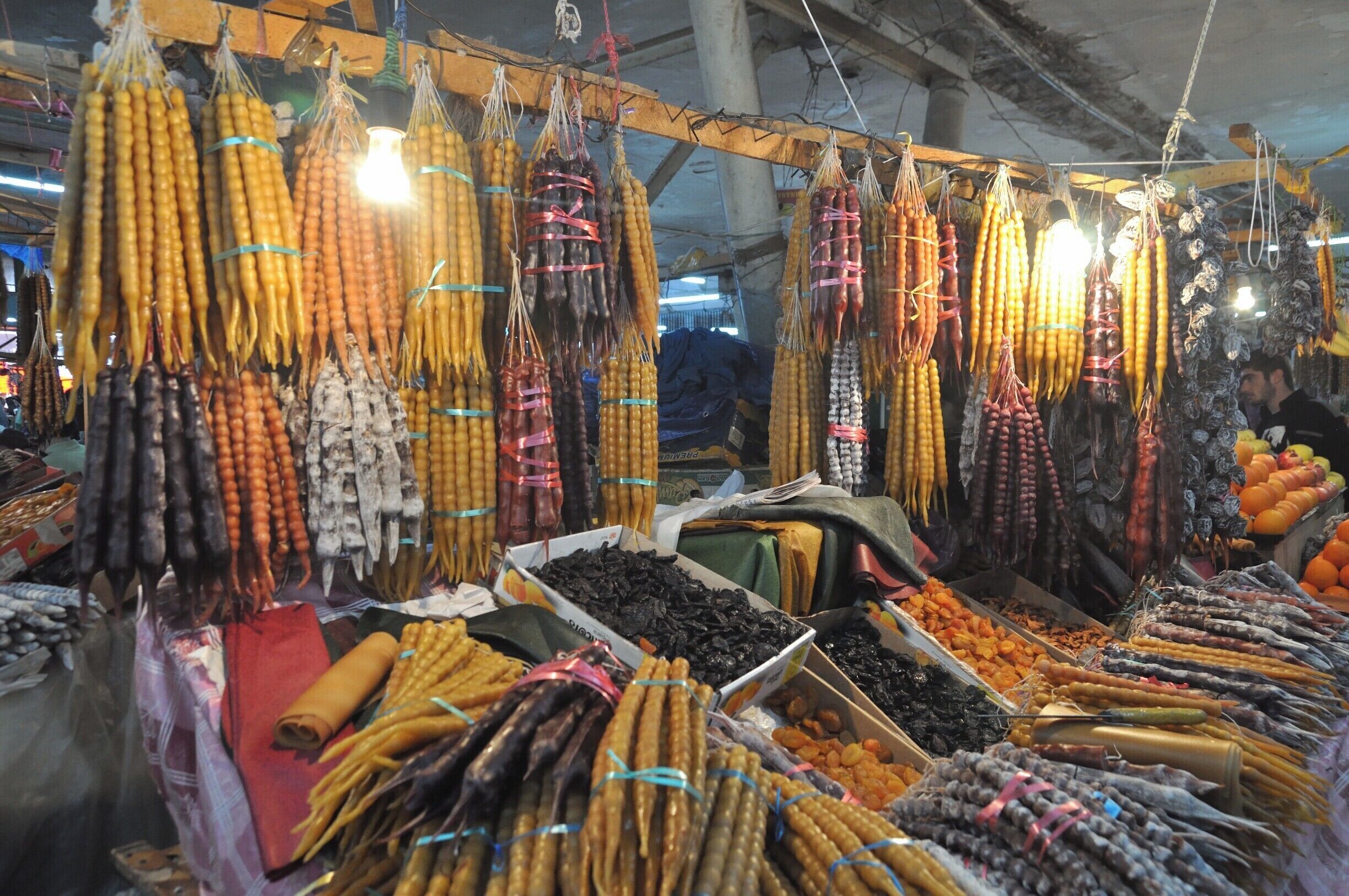#streetphoto #travelphotography #georgia #kutaisi #market
signature gergian market