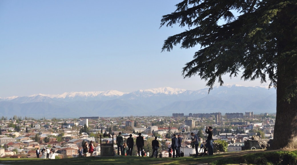 #streetphoto #travelphotography #georgia #kutaisi #cityscape