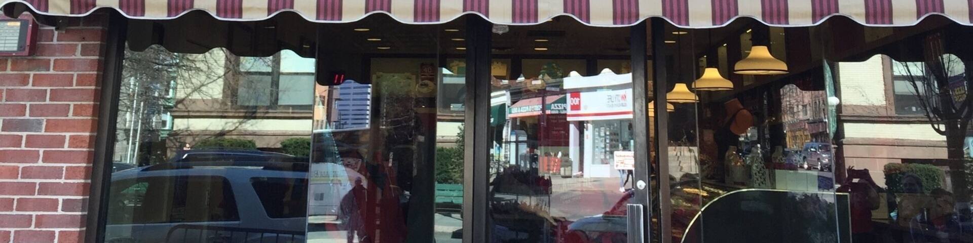 Something I have dreamed about my whole life and I finally got to try his famous cannoli!
#bakery
#italian