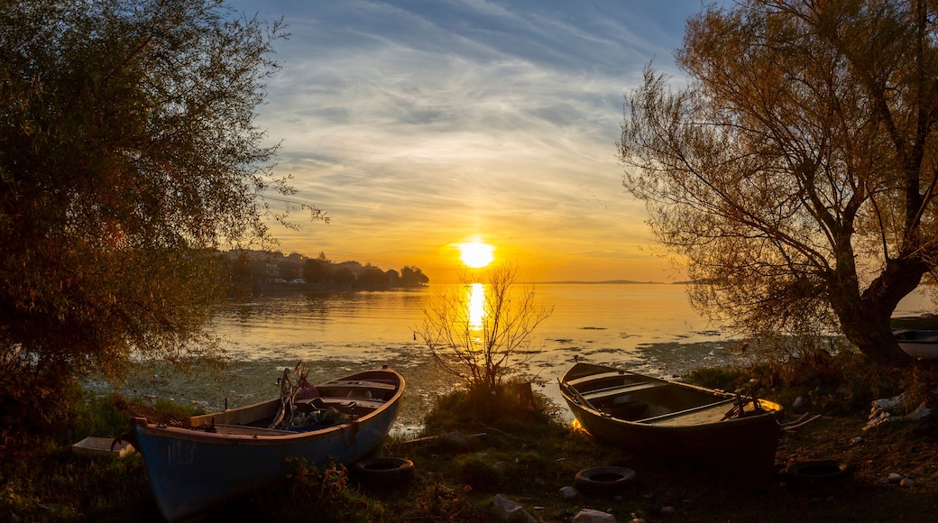 Lake Beyşehir and its scenery.