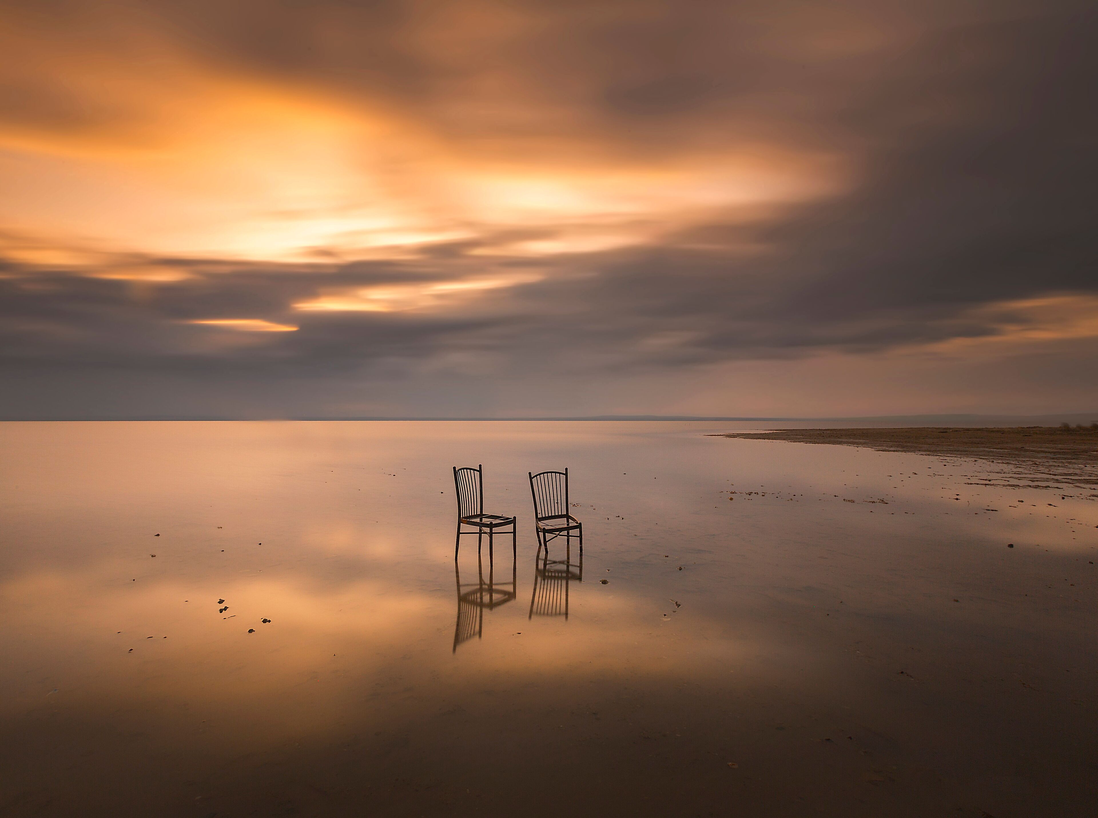 Salt Lake, Turkey's Central Anatolia Ankara, Konya and Aksaray is a place located at the intersection of the borders of the salt lake. 40% of Turkey's needs salt from this lake.