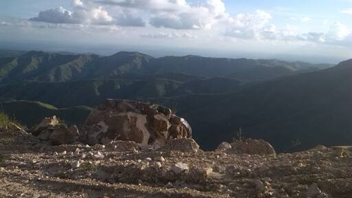 Clima frío pero único, amo la calidez de su gente... lugar increíble para visitar.