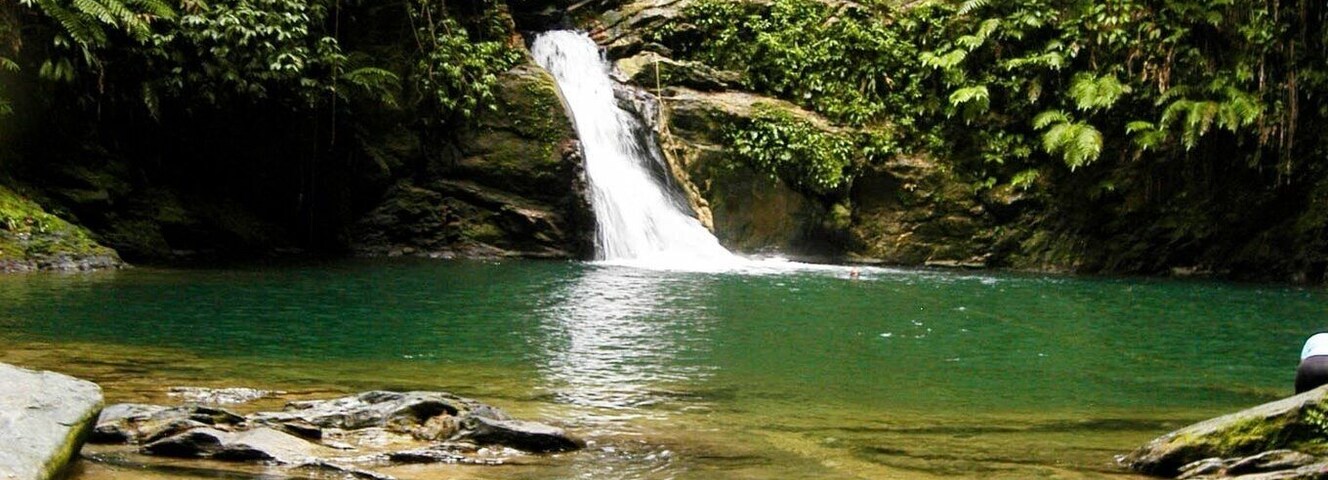 Rio seco waterfall #EndlessSummer - one of the smaller hikes I've done but a lovely place to retreat. It was possible on this summer afternoon with little or no one on the trail to take a hot pizza and arrive with it still hot 15 mins later to this waterfall ❤️