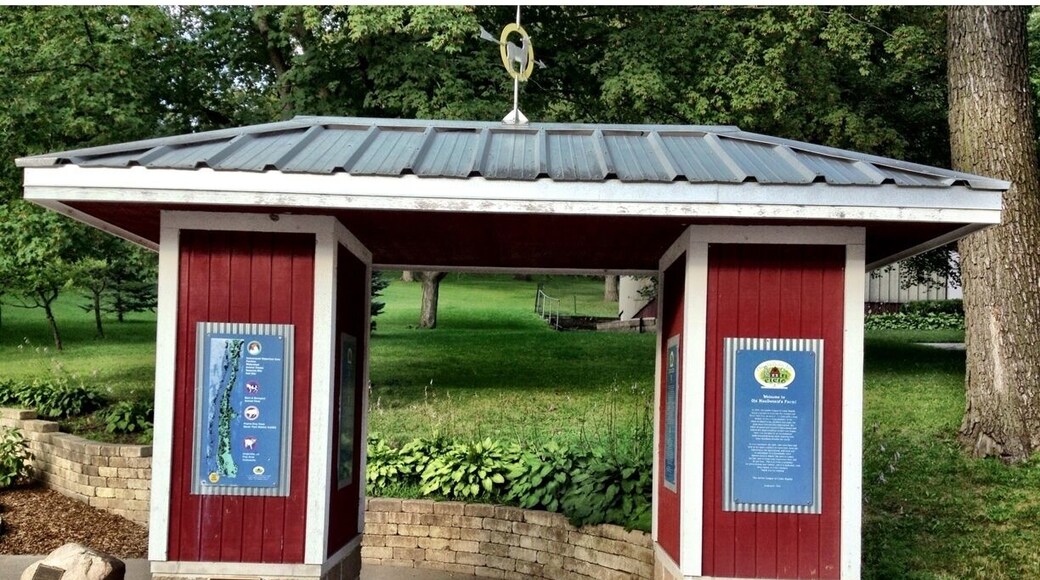 Entryway to Old McDonald's Farm located at the historic Bever Park Zoo.