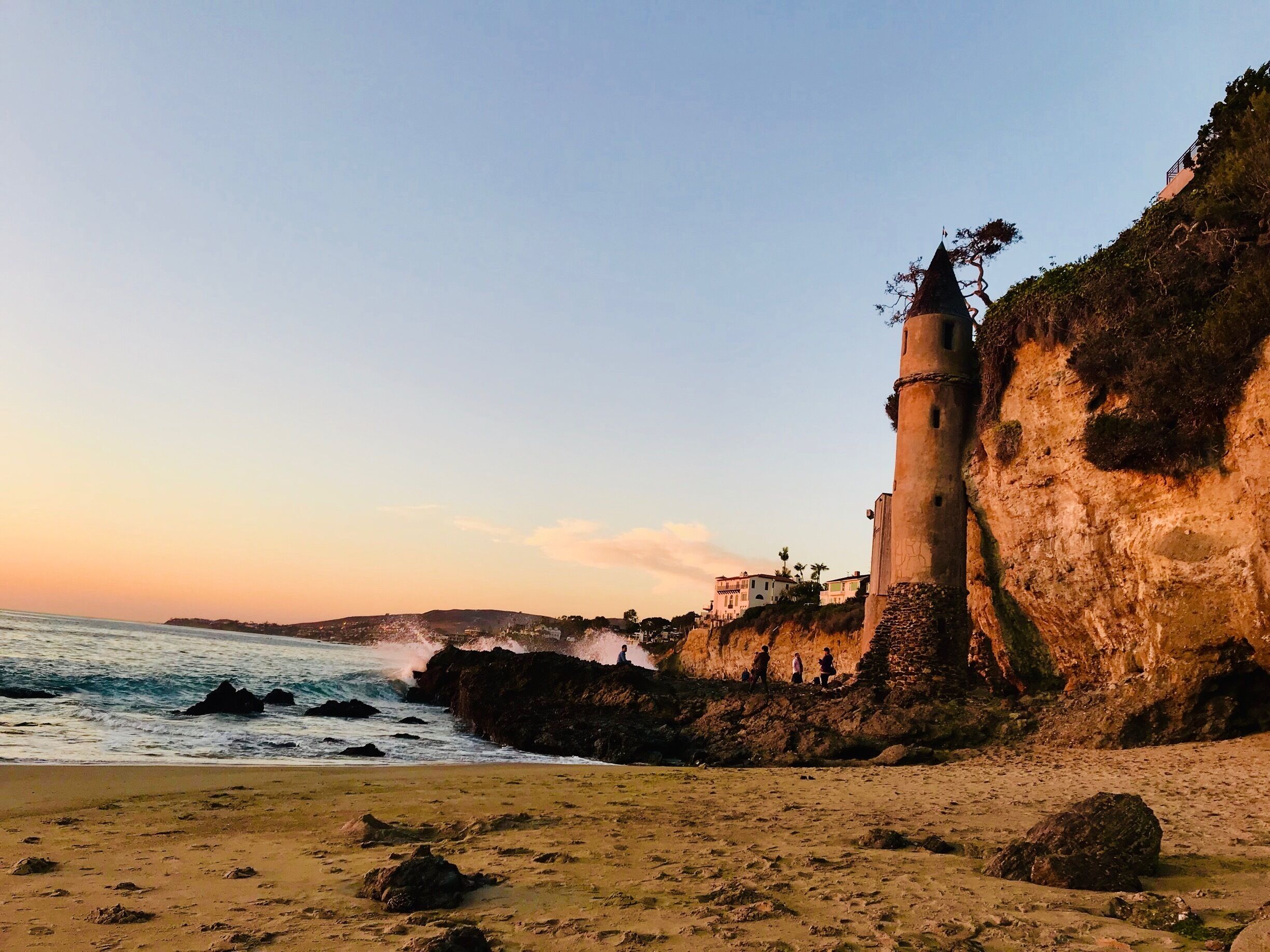 We love watching sunsets and it was a bonus to find this tower in the #GreatOutdoors and I love how I caught the splash! 😍