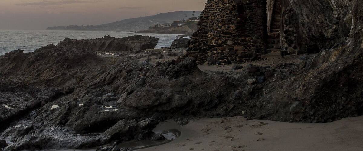 This is a iconc spot in Laguna Beach due to the Pirates Tower. Makes for a great photo. And a great beach just to visit and take in the views #BVSTrove