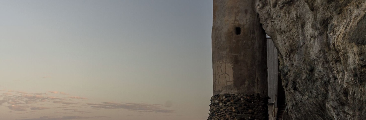 This is a iconc spot in Laguna Beach due to the Pirates Tower. Makes for a great photo. And a great beach just to visit and take in the views #BVSTrove