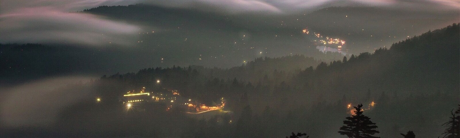 Catch the fog rolling in over the city lights at Strawberry Peak in Lake Arrowhead, CA. It’s a little tricky to get to this viewpoint. Hint: climb under the fence right next to the radio tower. #venture #explore #nature #california