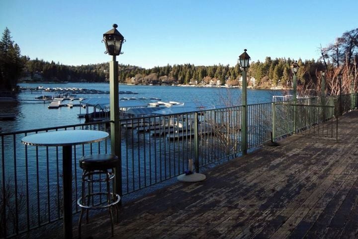 Cool little bar on Lake Arrowhead with nice outdoor patio.