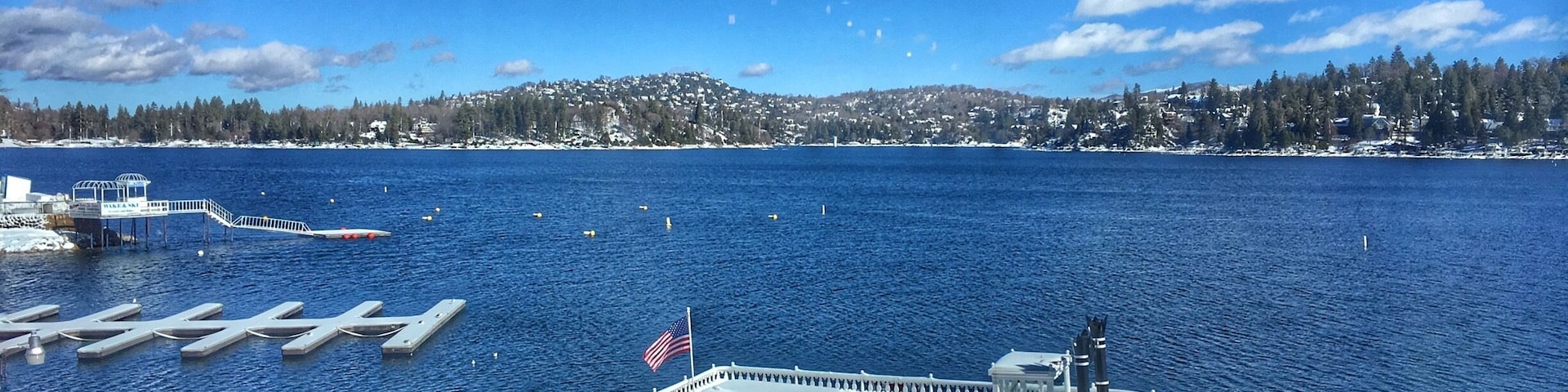 This tour is entertaining and picturesque. Views all around the lake along with history and information on celebrities that make up the Lake Arrowhead community. Highly recommend!