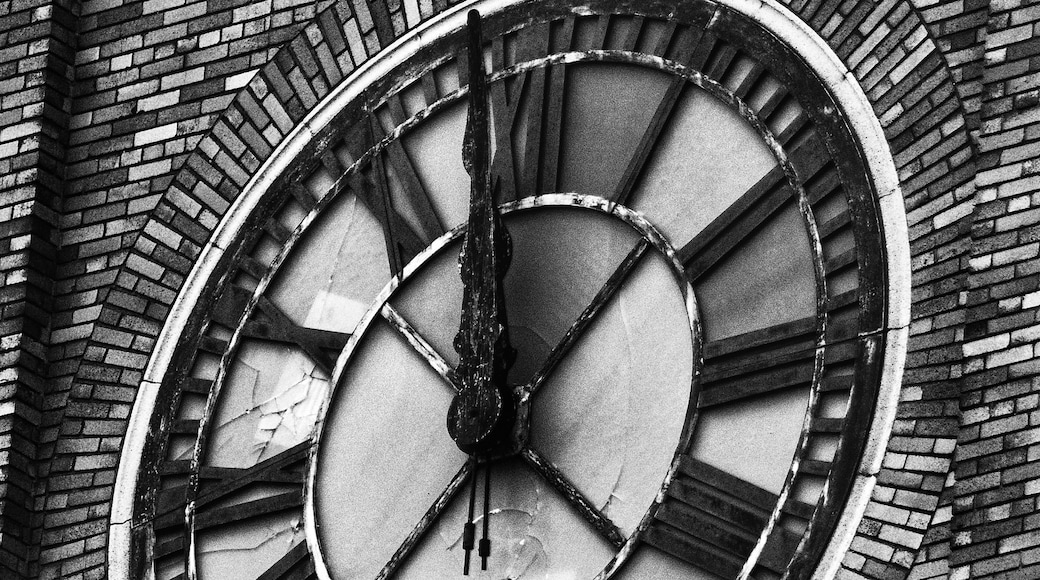 This place used to be the home of the US Playing Card Company, there are great abandoned building photos all over the internet but it’s locked up tight now and the police even cruised by in the 10 minutes we were there. #ontheroad