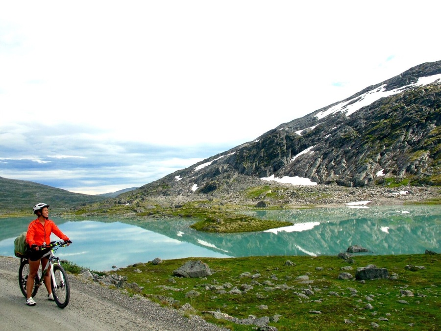 Unforgettable 1 week ride through the Norwegian fiords. Lakes, rivers, amazing landscapes, pure nature.