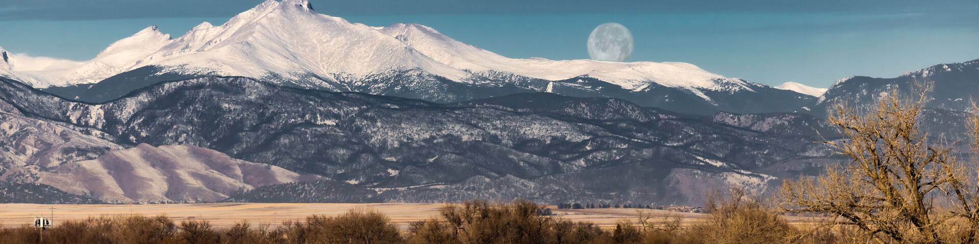 Moonset over Longs Peak