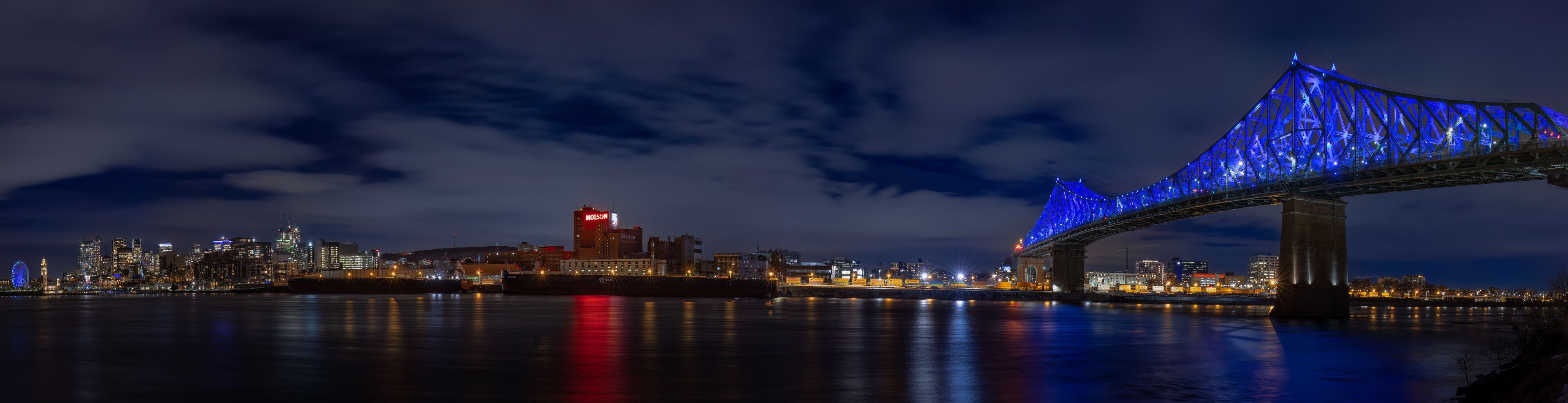Montreal, the Jacques Cartier Bridge was the first to be connected to offer a light show to the inhabitants of downtown Montreal and Longueuil