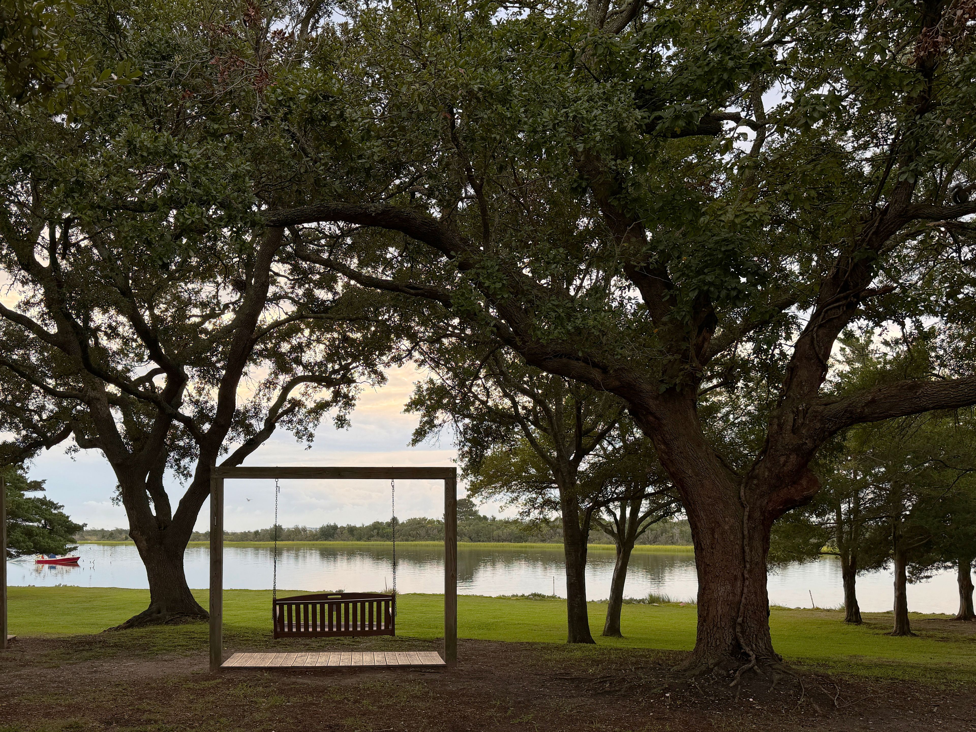 SC LR Bench Swing with View 2026