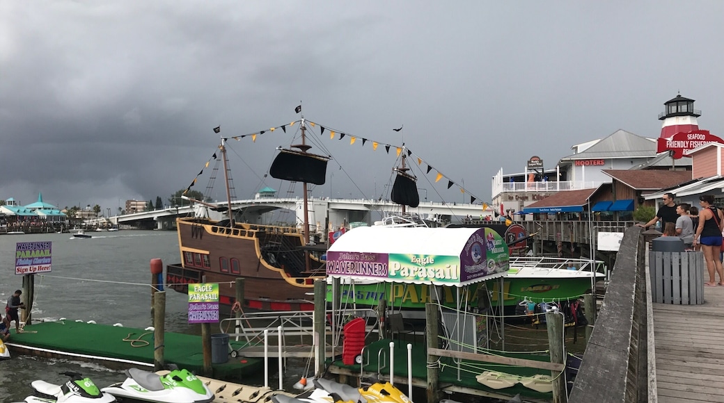 At John's Pass Village #Florida #beach #playa #JohnsPass #kidsfun #kids #weekendgetaway #boardwalk #