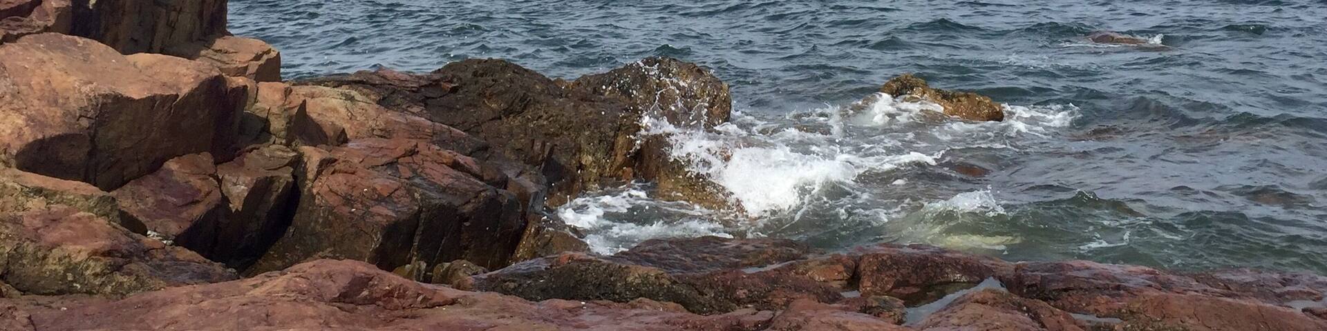 Very pretty park. Although high tide made it less beachy and more rock/ocean.